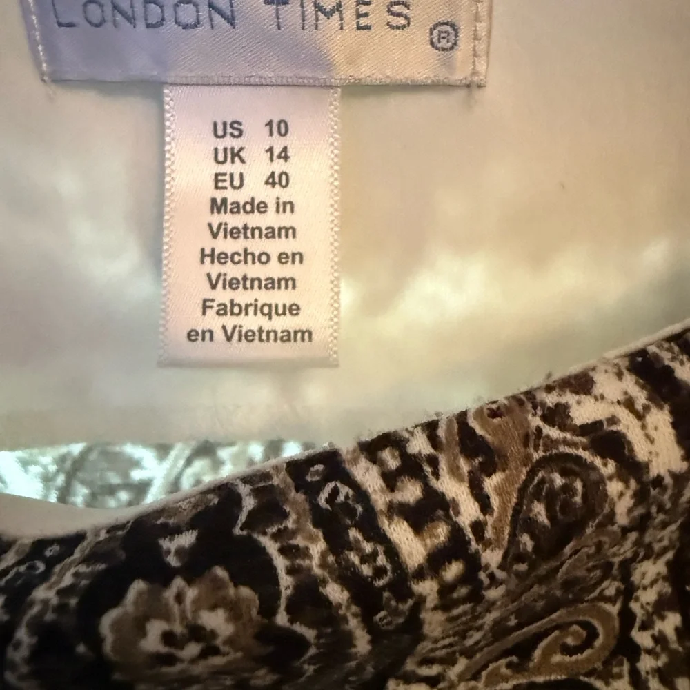 London Times Strapless Dress with Black Paisley on White size 10 - Picture 2 of 3